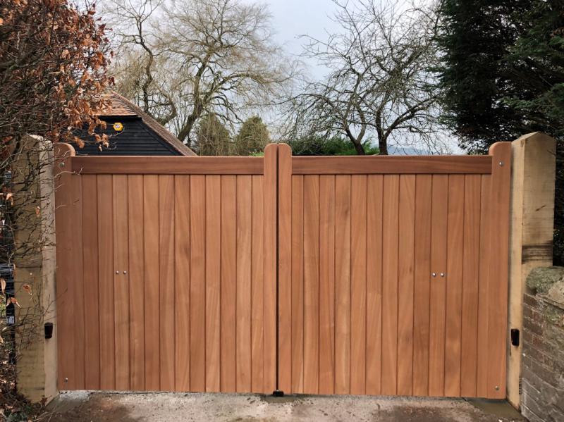 Mayfield Hardwood Gates (Straight and Curved Top)